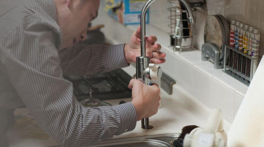Local tankless water heater installation in Owaneco, IL